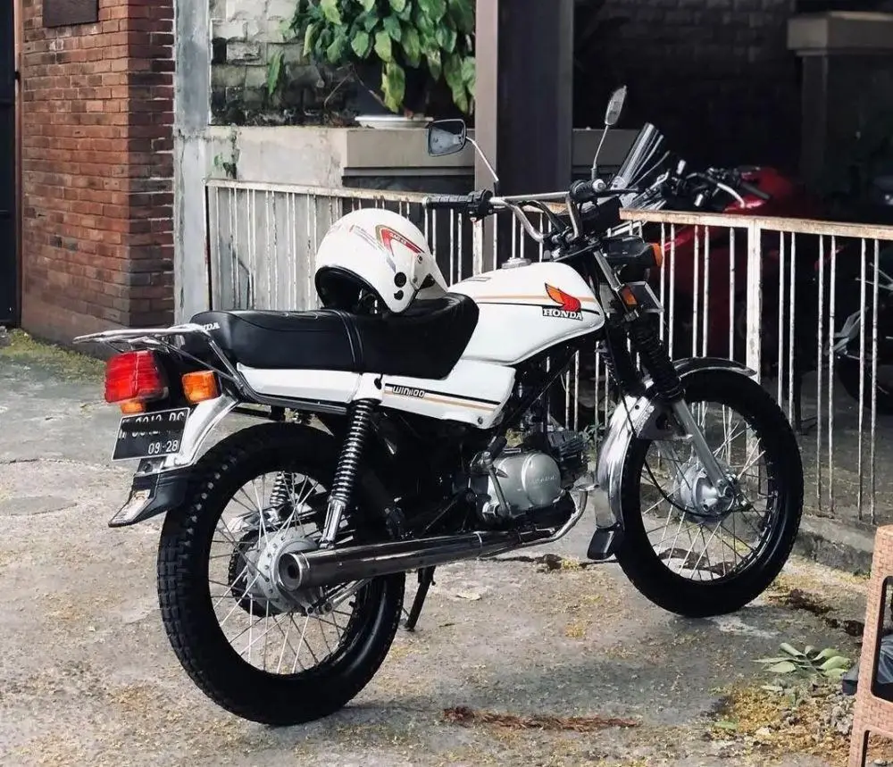 7 Motor Klasik yang Wajib Dilirik Gen Z — Salah Satunya Si Legendaris Win 100